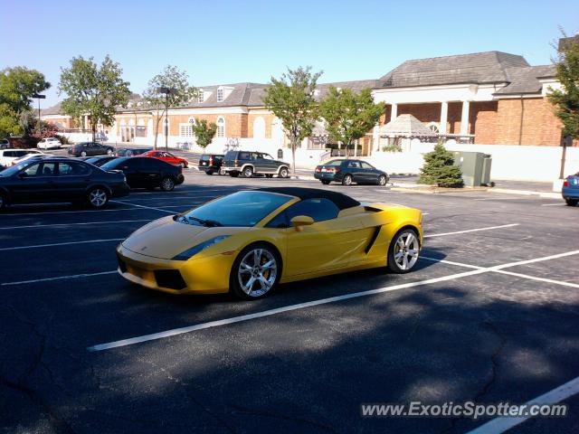 Lamborghini Gallardo spotted in St. Louis, Missouri