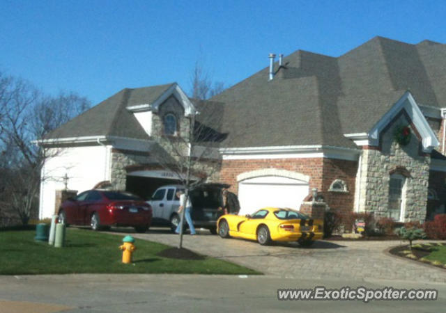 Dodge Viper spotted in St. Louis, Missouri