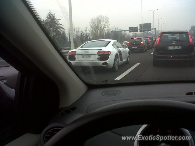 Audi R8 spotted in Milano, Italy