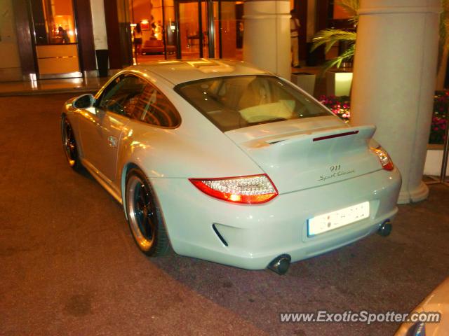 Porsche 911 spotted in Canne, France