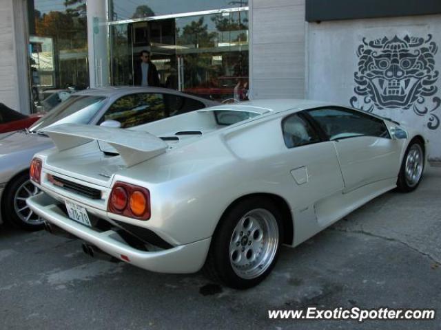 Lamborghini Diablo spotted in Seoul, South Korea