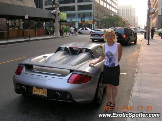 Porsche Carrera GT spotted in Chicago, Illinois