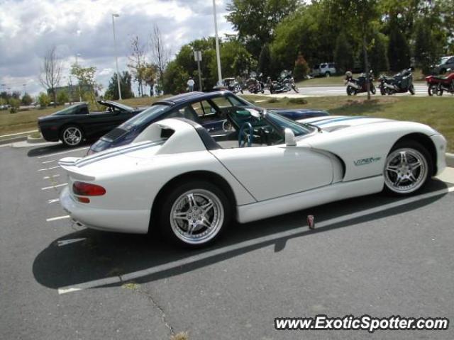 Dodge Viper spotted in Sterling, Virginia