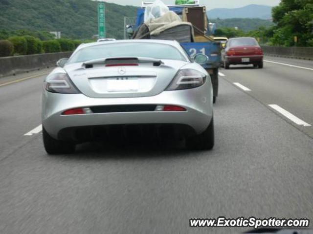 Mercedes SLR spotted in Beijing, China