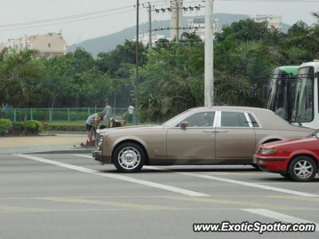 Rolls Royce Phantom spotted in Shanghaii, China