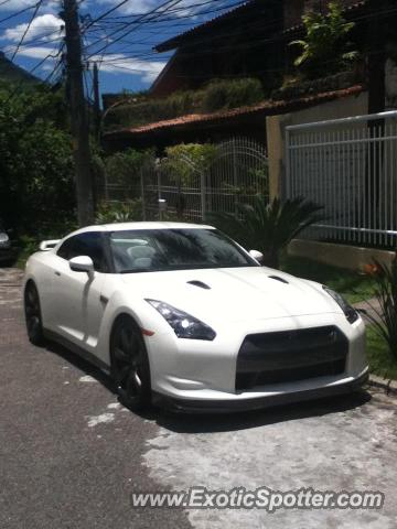 Nissan Skyline spotted in Rio De Janeiro, Brazil