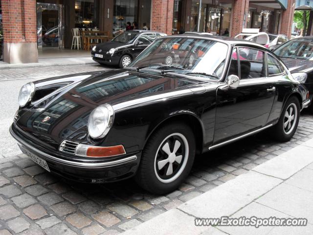 Porsche 911 spotted in Hamburg, Germany