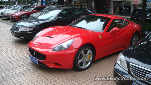 Ferrari California spotted in SHANGHAI, China