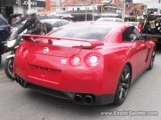 Nissan Skyline spotted in Bogota-Colombia, Colombia