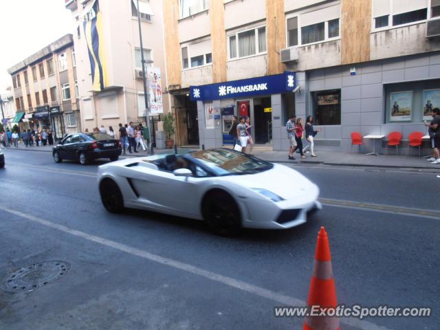 Lamborghini Gallardo spotted in Istanbul, Turkey