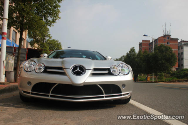 Mercedes SLR spotted in Yongkang,Zhejiang, China