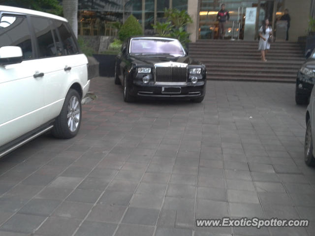 Rolls Royce Phantom spotted in Jakarta, Indonesia