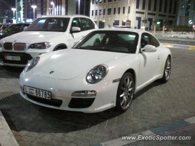 Porsche 911 spotted in Abu Dhabi, United Arab Emirates