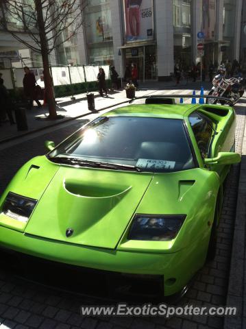 Lamborghini Diablo spotted in Yokohama, Japan