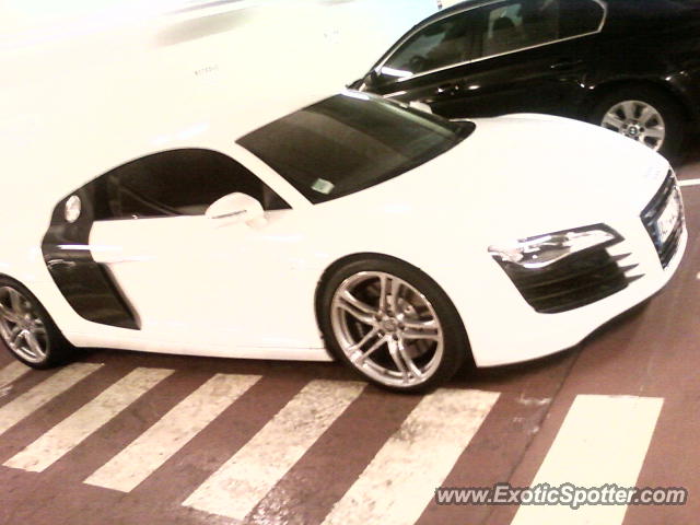 Audi R8 spotted in Paris, France