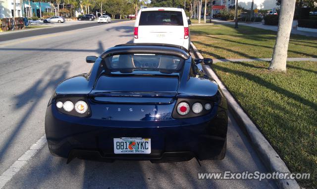 Tesla Roadster spotted in Naples, Florida