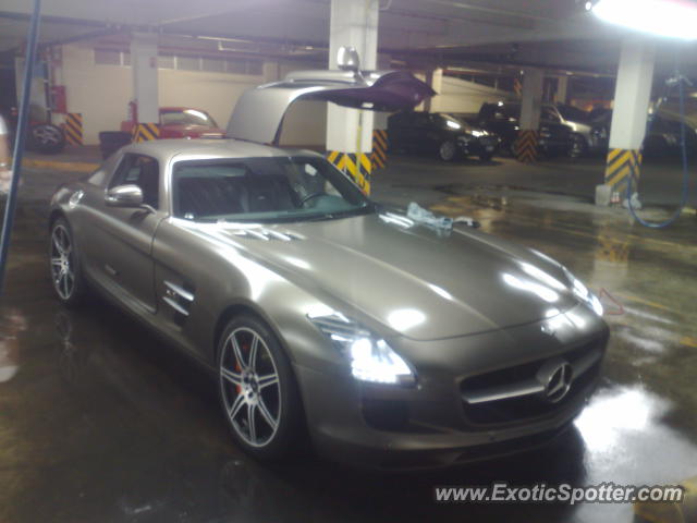 Mercedes SLS AMG spotted in Guadalajara, Mexico