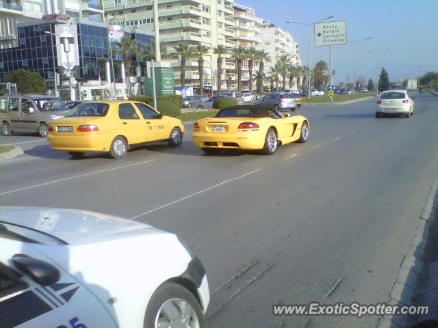 Dodge Viper spotted in Istanbul, Turkey