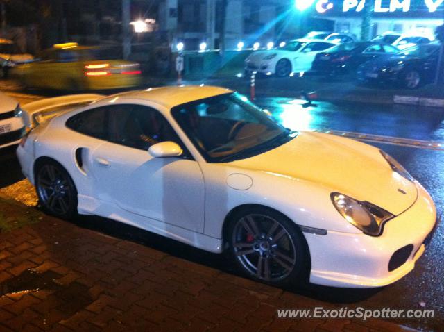 Porsche 911 Turbo spotted in Istanbul, Turkey