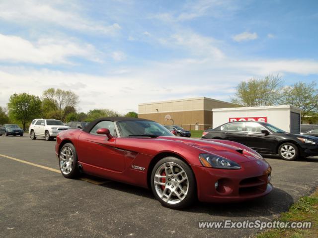 Dodge Viper spotted in Barrington, Illinois