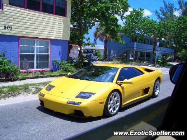 Lamborghini Diablo spotted in Tampa, Florida