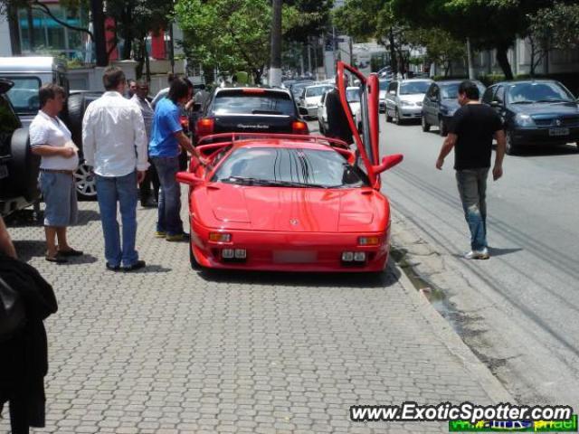 Lamborghini Diablo spotted in São Paulo, Brazil