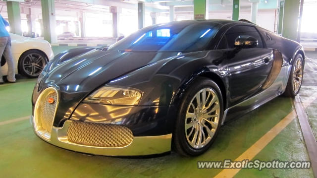 Bugatti Veyron spotted in Dubai, United Arab Emirates