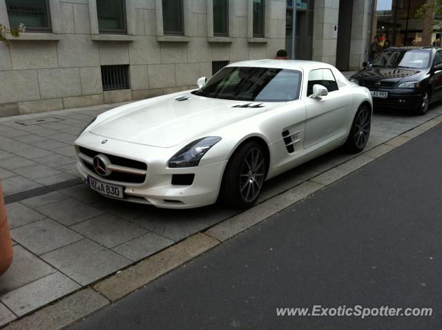 Mercedes SLS AMG spotted in Hanover, Germany