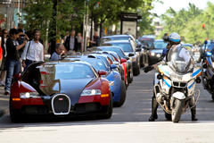 Bugatti Veyron spotted in Montreal, Canada on 06/09/2012, photo 6