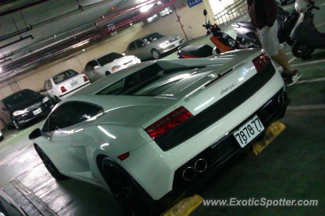 Lamborghini Gallardo spotted in Kaohsiung, Taiwan