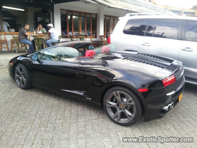 Lamborghini Gallardo spotted in Medellín, Colombia