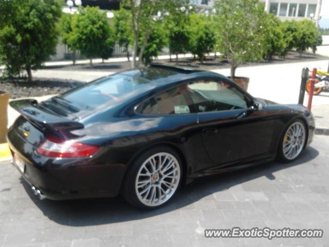 Porsche 911 spotted in Mexico City, Mexico