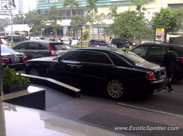 Rolls Royce Ghost spotted in Jakarta, Indonesia