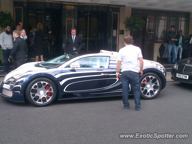 Bugatti Veyron spotted in London, United Kingdom