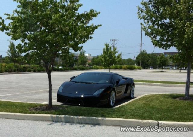 Lamborghini Gallardo spotted in St. Louis, Missouri