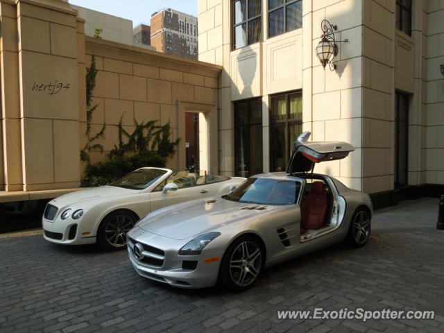 Mercedes SLS AMG spotted in Chicago, Illinois