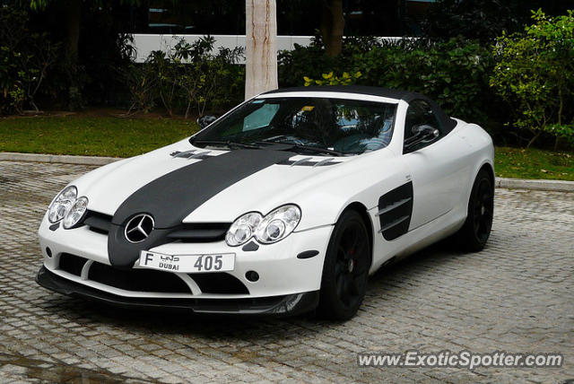 Mercedes SLR spotted in Abu dhabi, United Arab Emirates