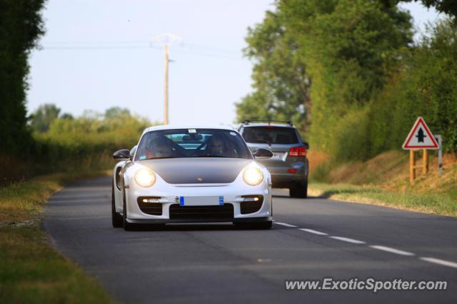 Porsche 911 GT2 spotted in Le Vigeant, France