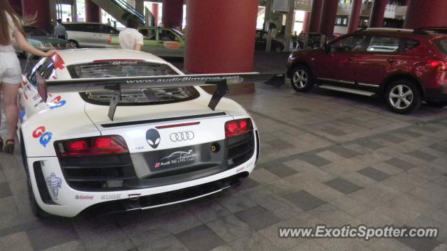 Audi R8 spotted in SHANGHAI, China