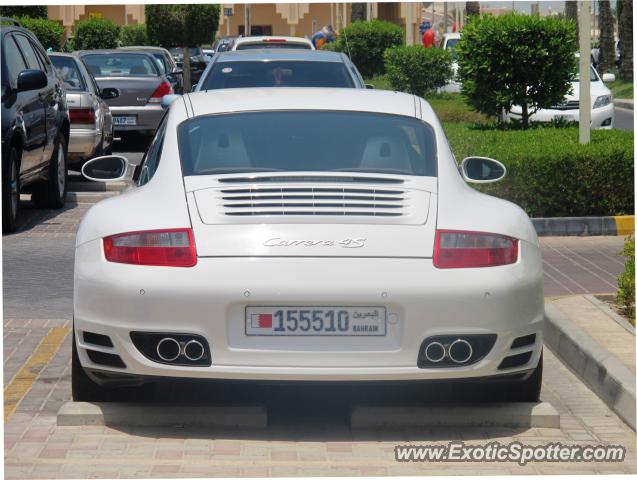 Porsche 911 spotted in Manama, Bahrain