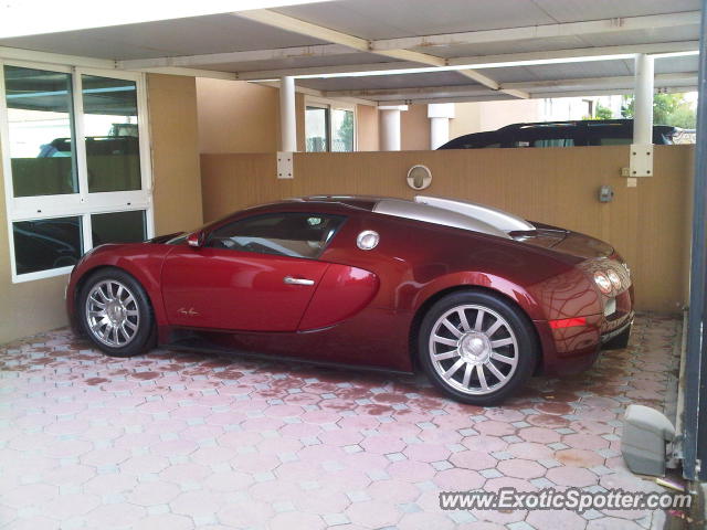 Bugatti Veyron spotted in Dubai, United Arab Emirates