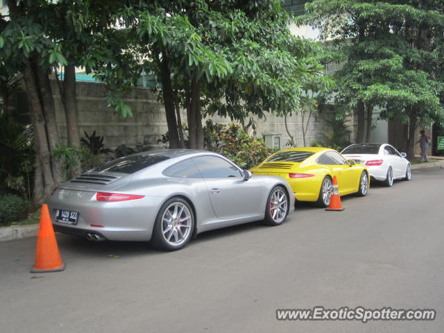 Porsche 911 spotted in Jakarta, Indonesia