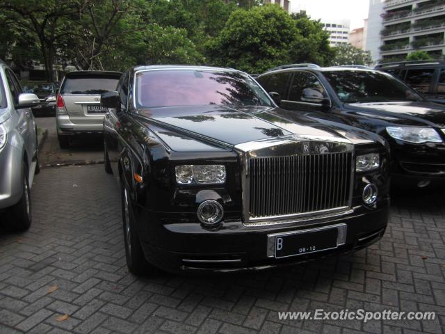 Rolls Royce Phantom spotted in Jakarta, Indonesia