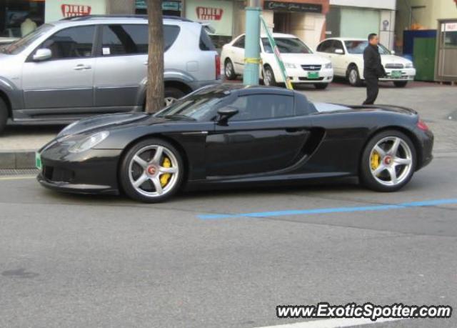 Porsche Carrera GT spotted in Seoul, South Korea