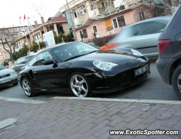 Porsche 911 Turbo spotted in Istanbul, Turkey