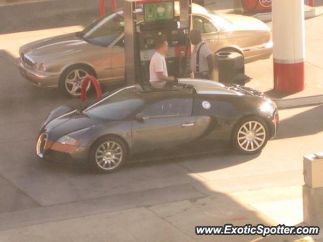 Bugatti Veyron spotted in Pasadena, California