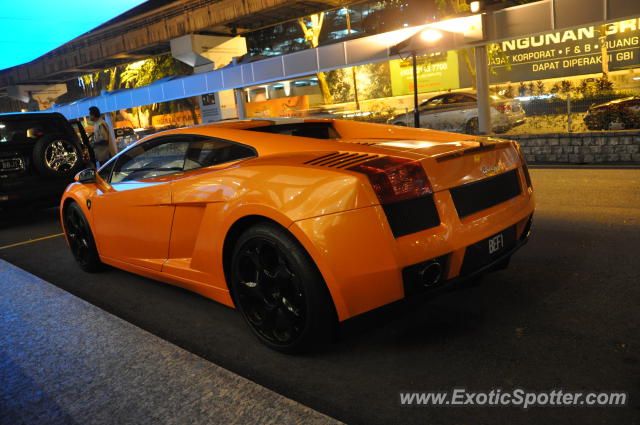 Lamborghini Gallardo spotted in Hard Rock KL, Malaysia