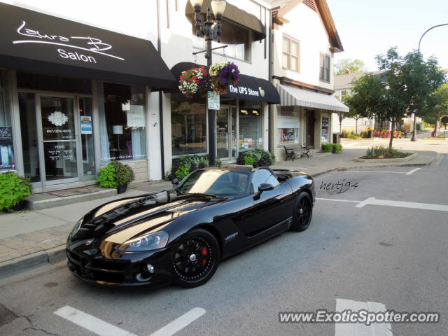 Dodge Viper spotted in Barrington, Illinois