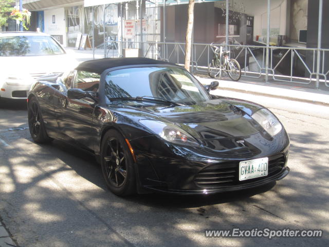 Tesla Roadster spotted in Toronto, Canada