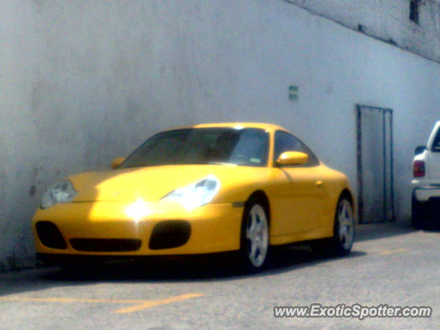 Porsche 911 spotted in Guadalajara, Mexico